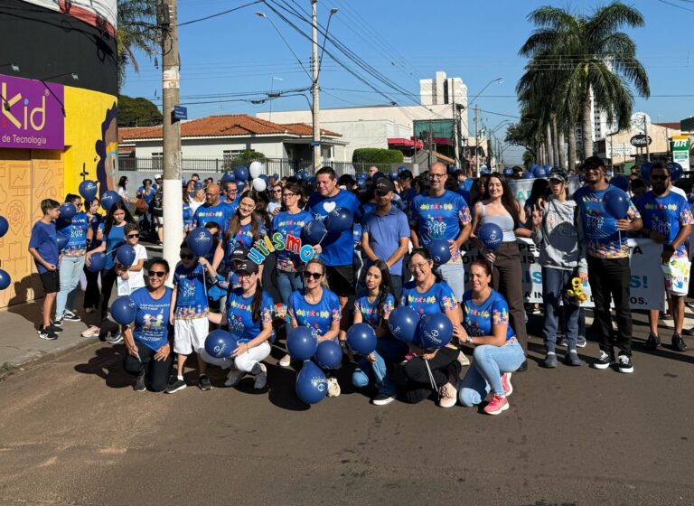 Caminhada pela Conscientização do Autismo reúne famílias e reforça a importância da inclusão